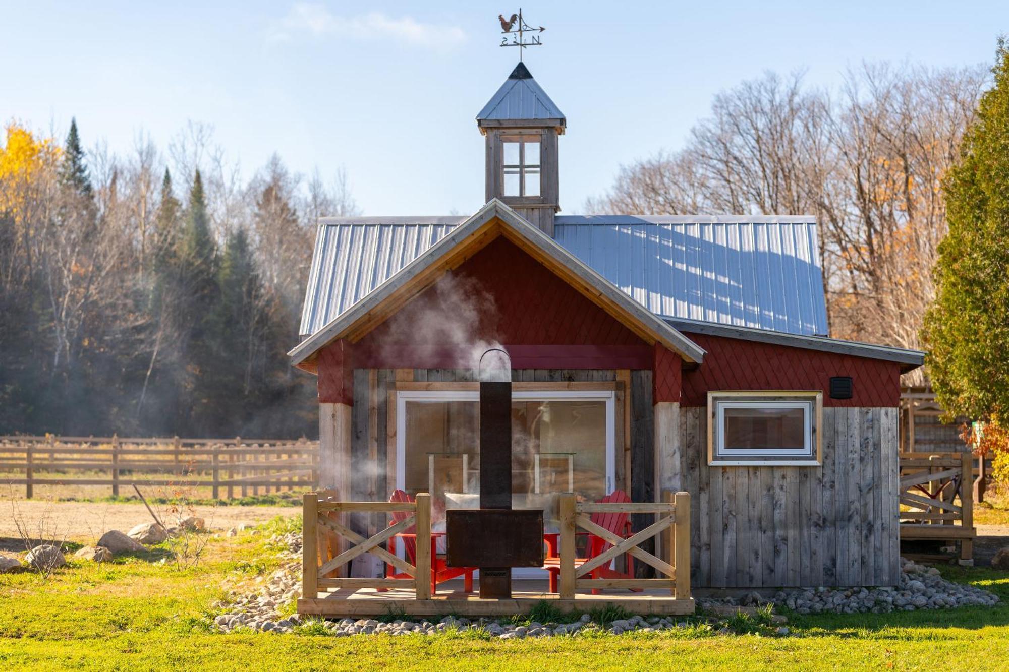 Le Baluchon Eco-Villegiature Saint-Paulin Екстериор снимка