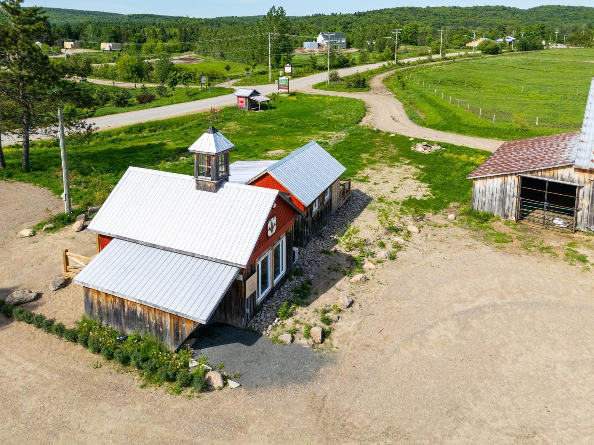 Le Baluchon Eco-Villegiature Saint-Paulin Екстериор снимка