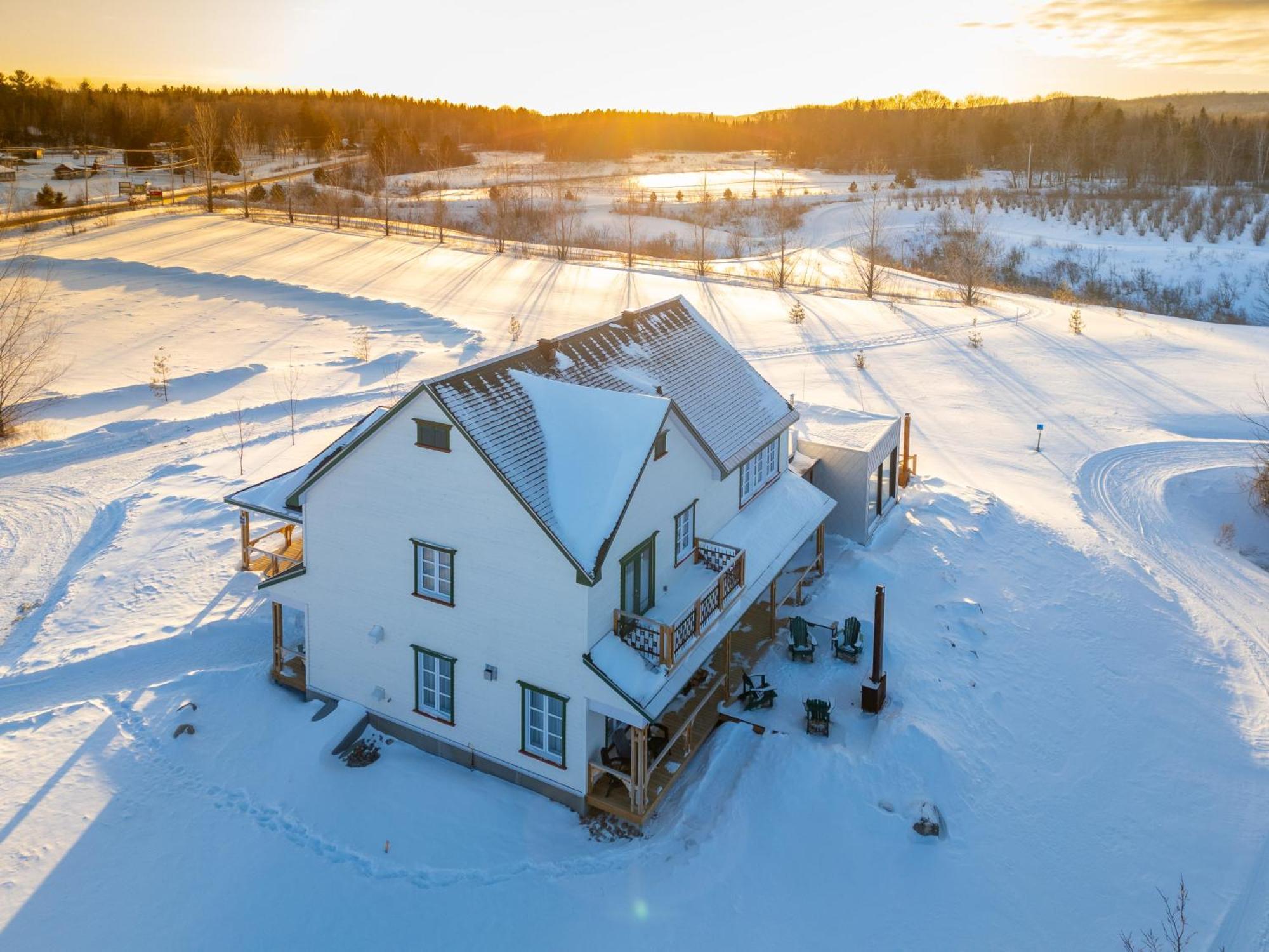 Le Baluchon Eco-Villegiature Saint-Paulin Екстериор снимка